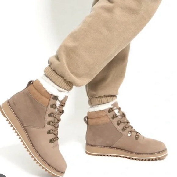 Toms Shoes - Toms Mojave Boots 9.5